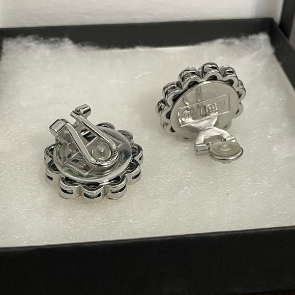 Miu Miu Floral Clip Earrings - Picture 2 of 4